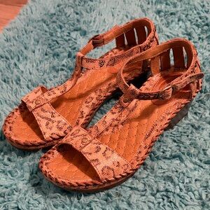 Ariat Leather Sandals—Tan